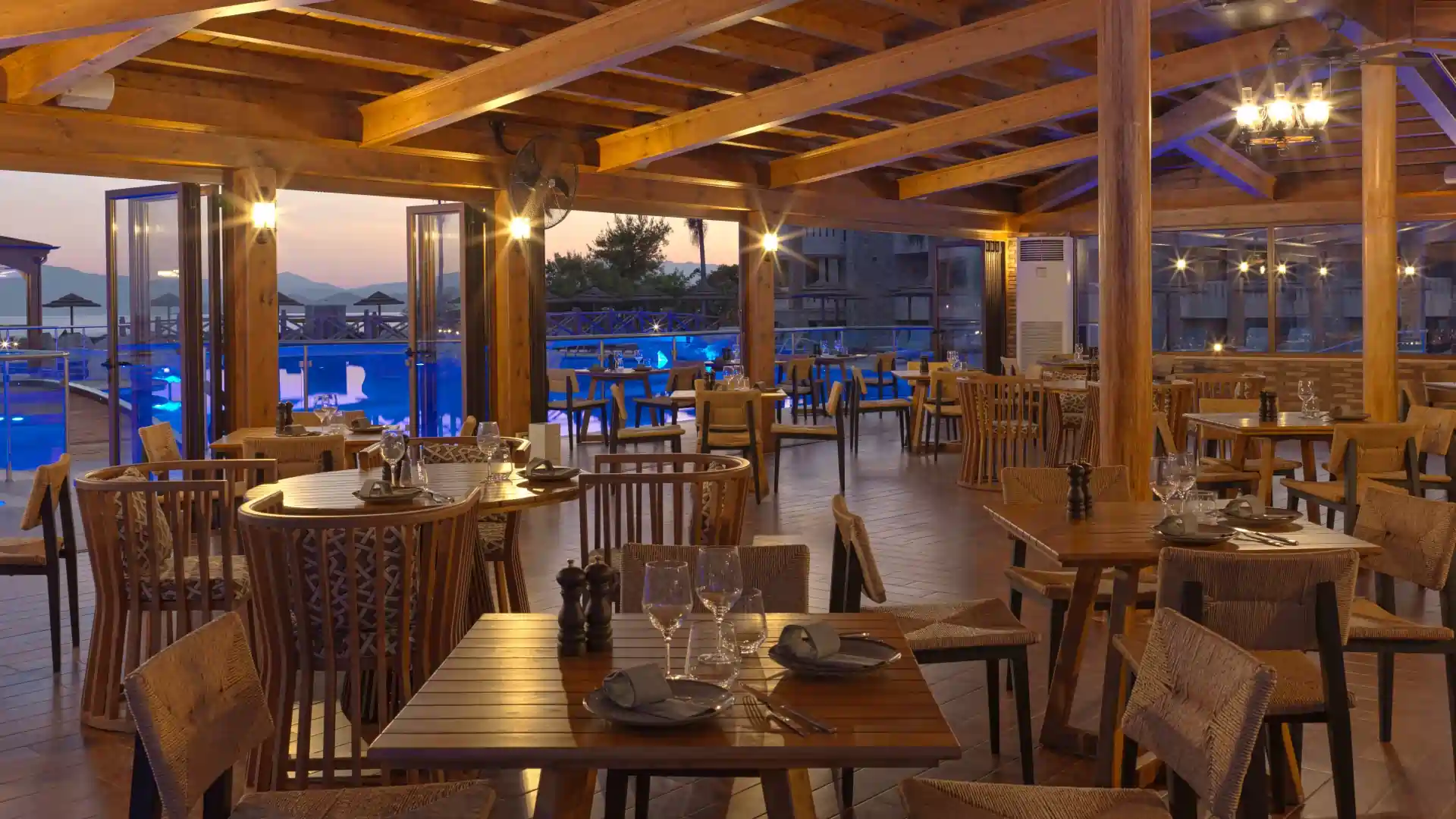 SEAFOS Luxury Resort & Spa Nafplio - Restaurant de la Piscine Naïades – Snackerie