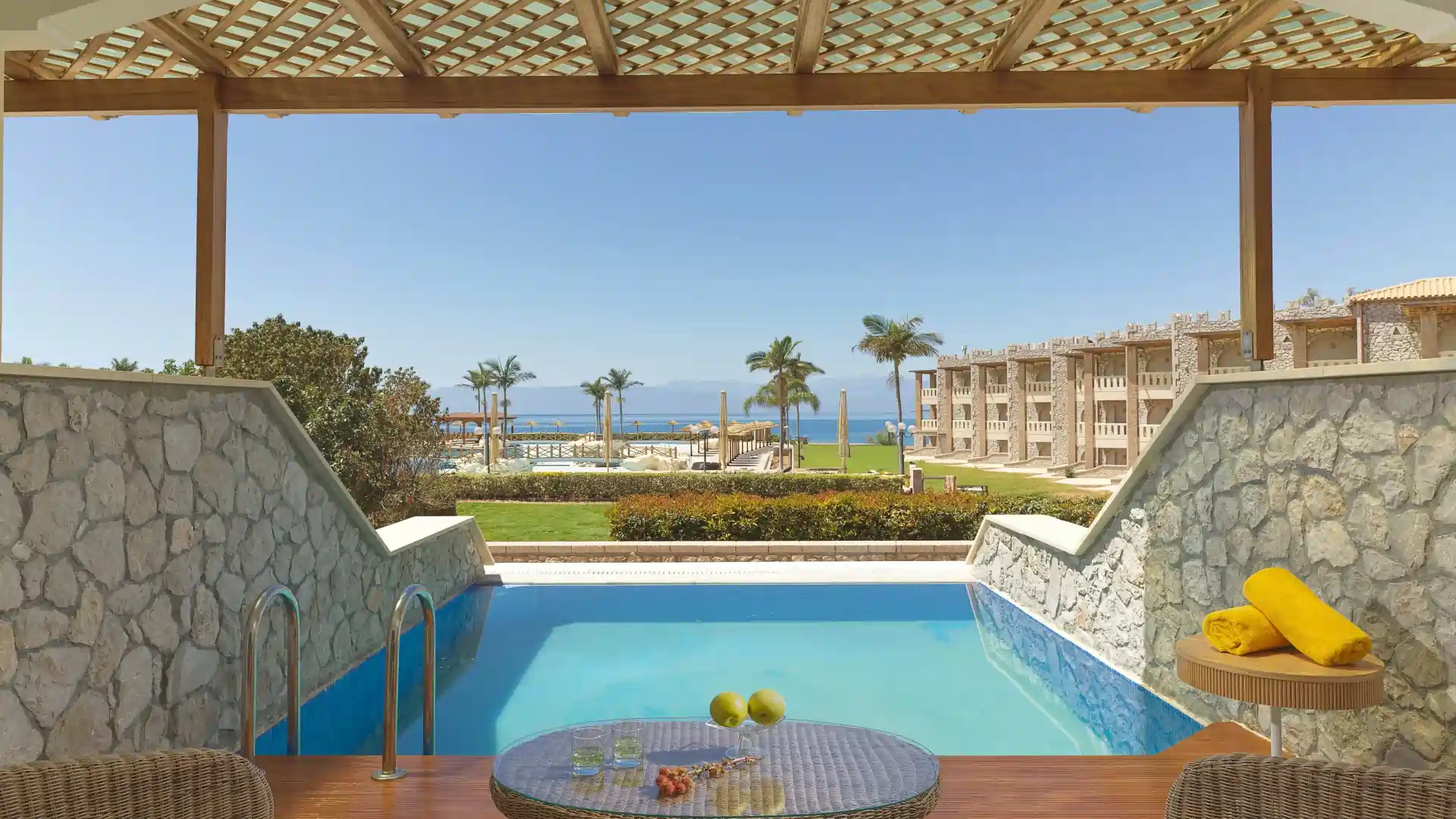 Suite Junior avec Piscine Privée - Vue sur la Mer