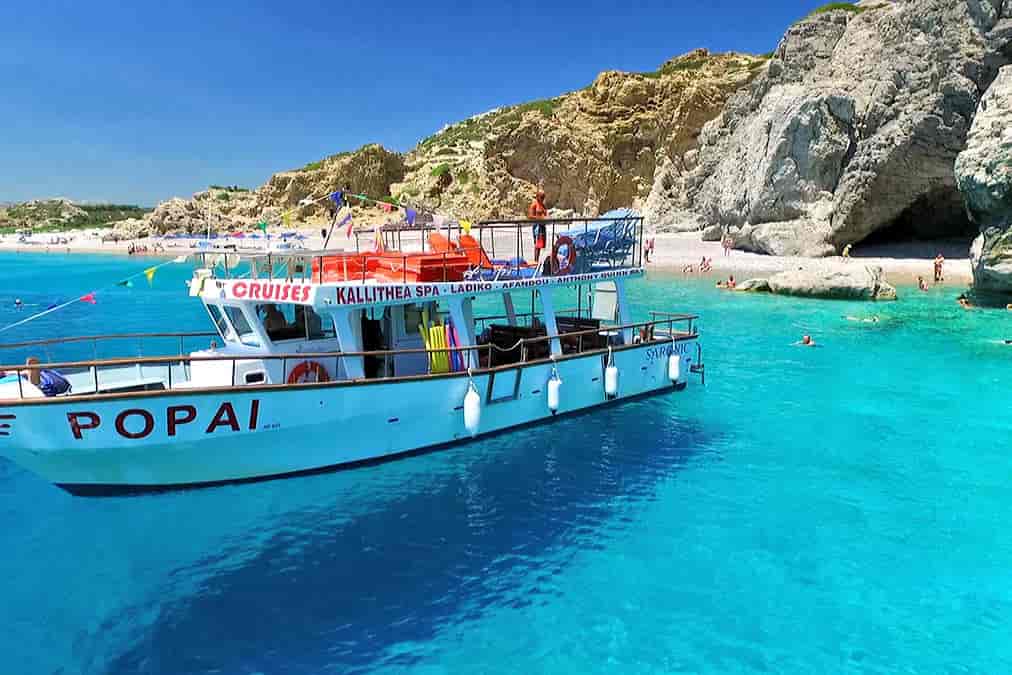 Tour e bateau vers la Baie Anthony Quinn, la Baie Kallithea et la Grotte Traganou